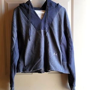 Under Armour XL Cropped Hoodie